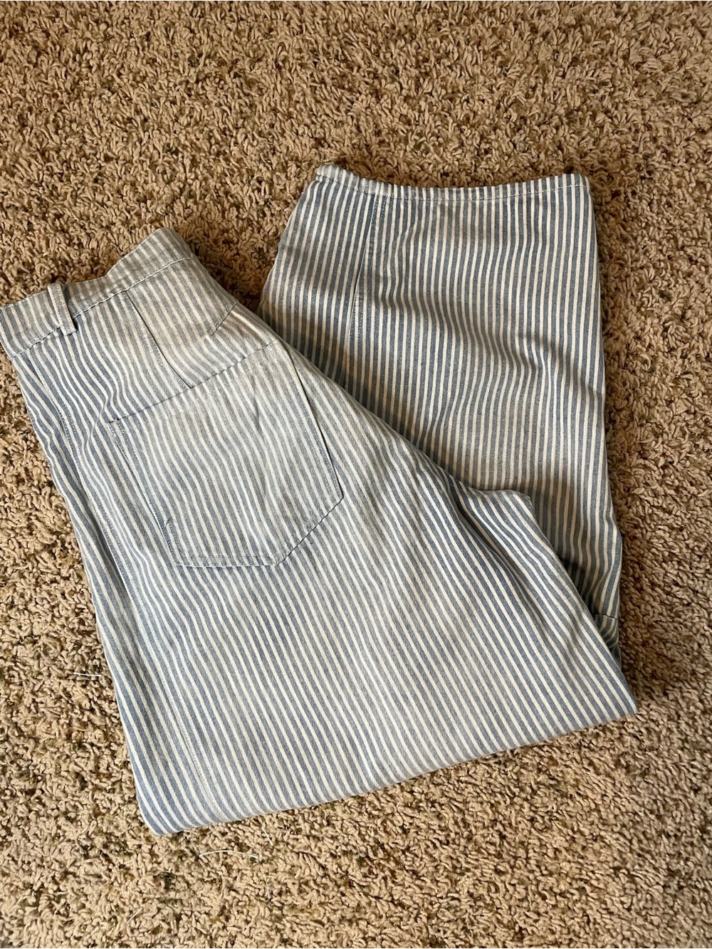eesome Women's Blue and White Striped Button fly barrel jeans size large
